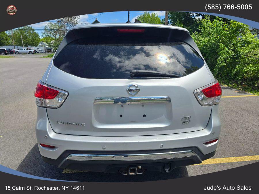 2013 Nissan Pathfinder S photo
