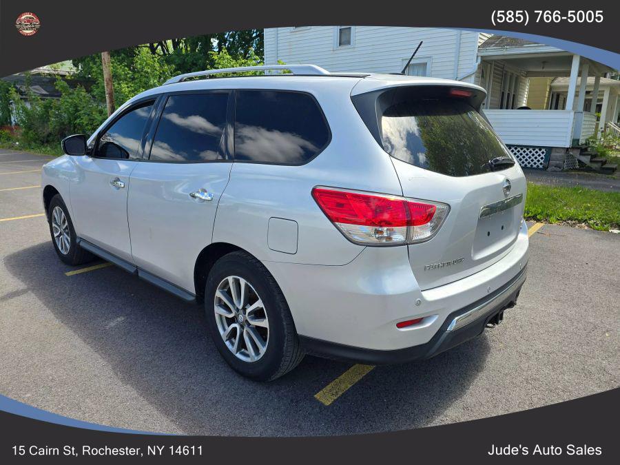 2013 Nissan Pathfinder S photo