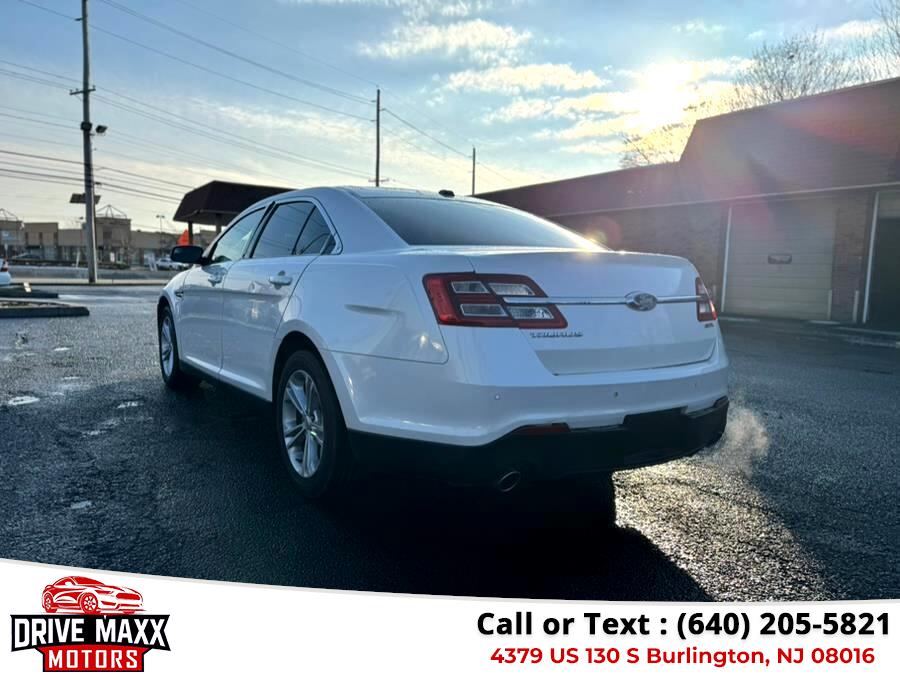 2014 Ford Taurus SEL photo