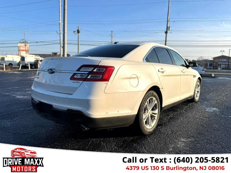 2014 Ford Taurus SEL photo