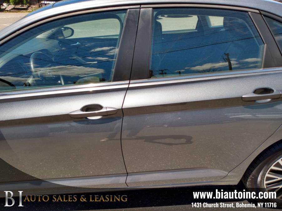 2019 Volkswagen Jetta SEL Auto w/SULEV photo