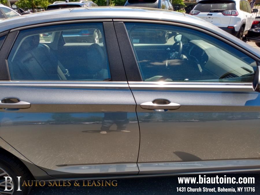2019 Volkswagen Jetta SEL Auto w/SULEV photo