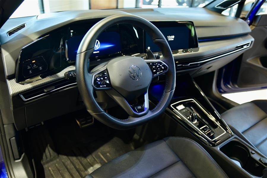 2023 Volkswagen Golf R 4Motion photo