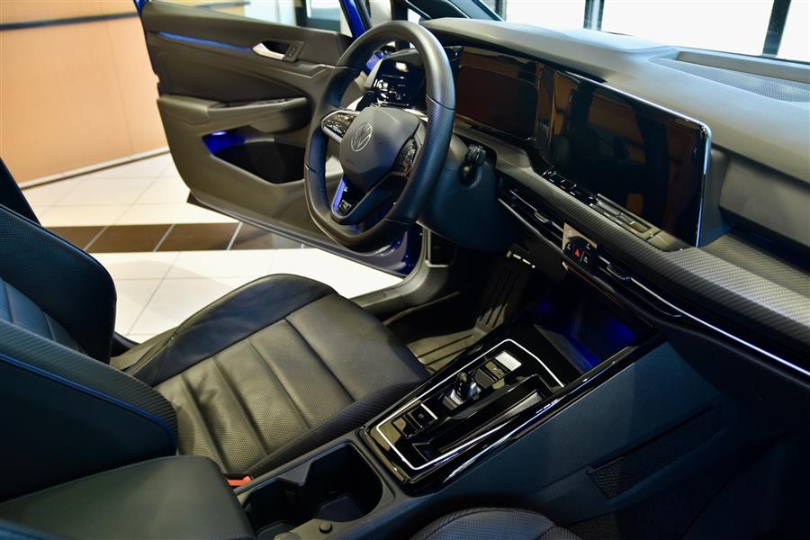 2023 Volkswagen Golf R 4Motion photo