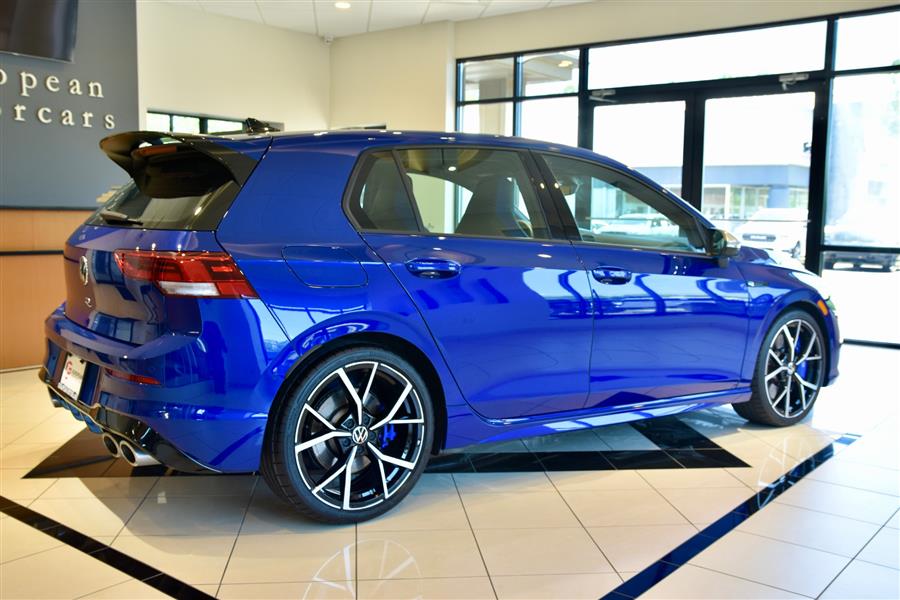 2023 Volkswagen Golf R 4Motion photo