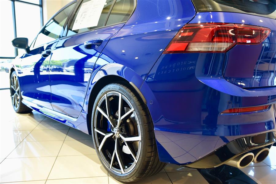 2023 Volkswagen Golf R 4Motion photo