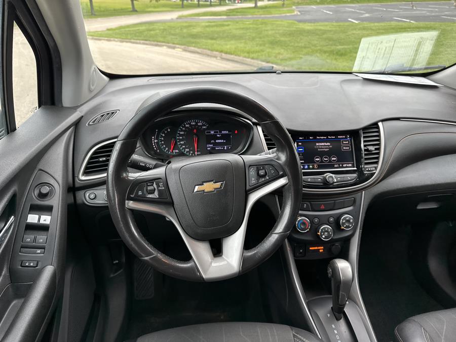 2020 Chevrolet Trax FWD 4dr LT photo
