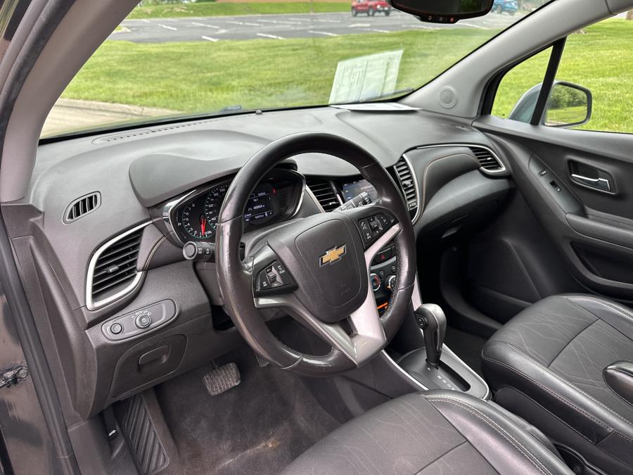 2020 Chevrolet Trax FWD 4dr LT photo