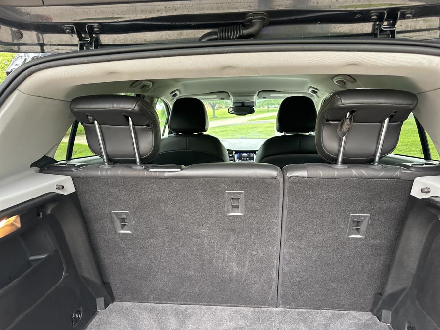 2020 Chevrolet Trax FWD 4dr LT photo