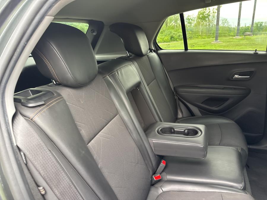 2020 Chevrolet Trax FWD 4dr LT photo