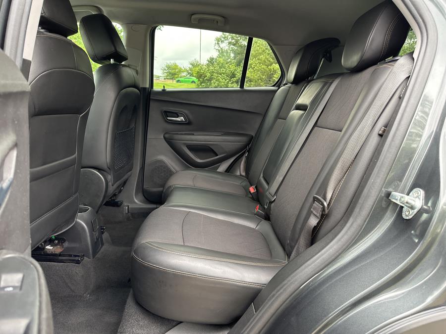 2020 Chevrolet Trax FWD 4dr LT photo