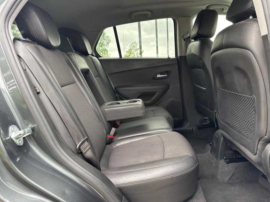 2020 Chevrolet Trax FWD 4dr LT photo