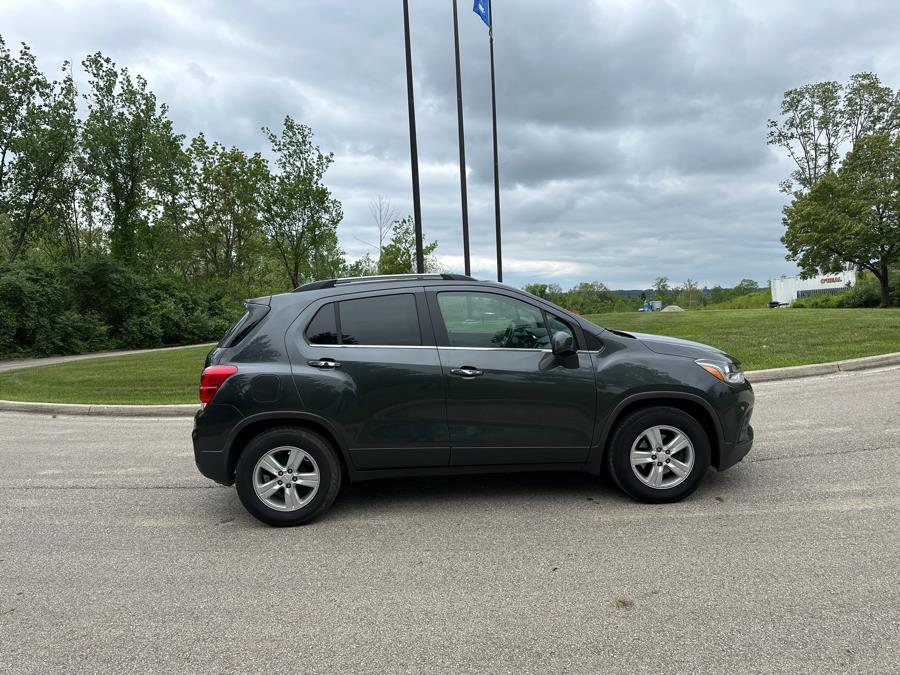 2020 Chevrolet Trax FWD 4dr LT photo