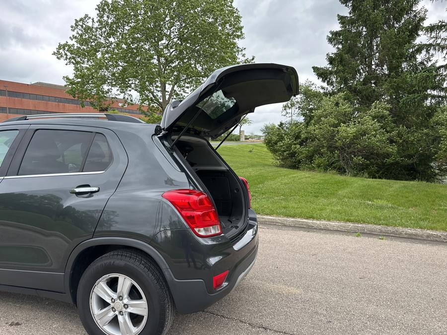 2020 Chevrolet Trax FWD 4dr LT photo