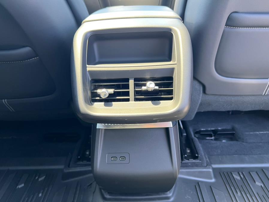 2024 Cadillac LYRIQ Luxury 600 E4 AWD photo