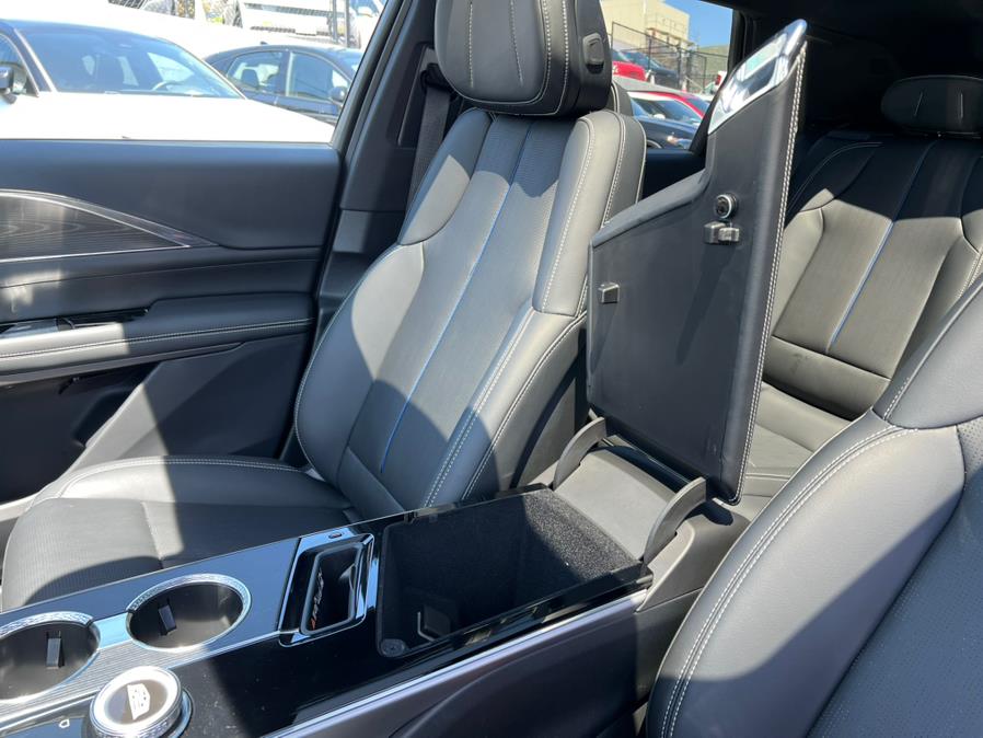 2024 Cadillac LYRIQ Luxury 600 E4 AWD photo