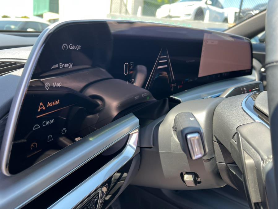 2024 Cadillac LYRIQ Luxury 600 E4 AWD photo
