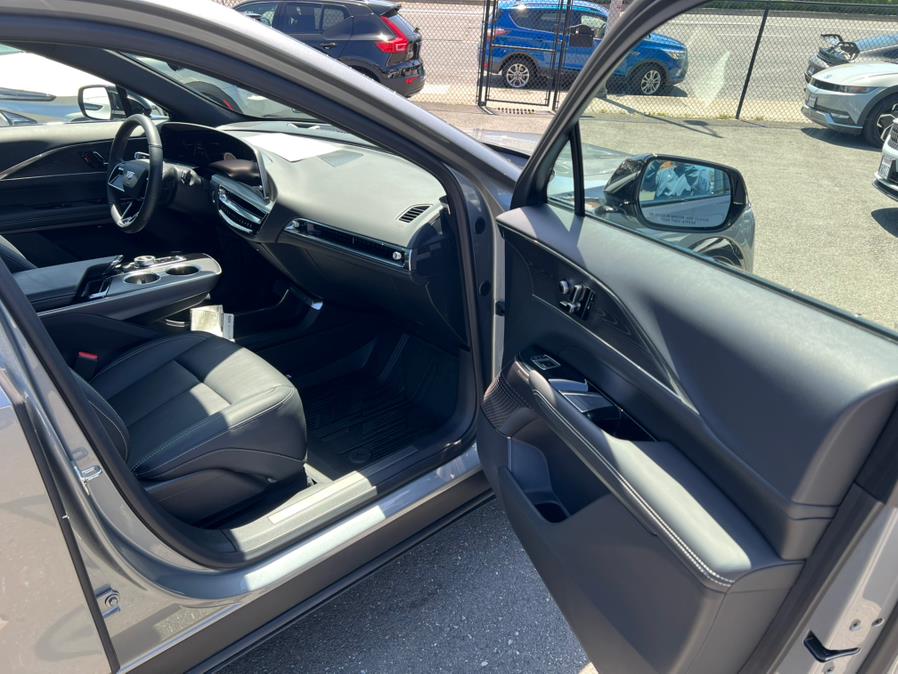 2024 Cadillac LYRIQ Luxury 600 E4 AWD photo