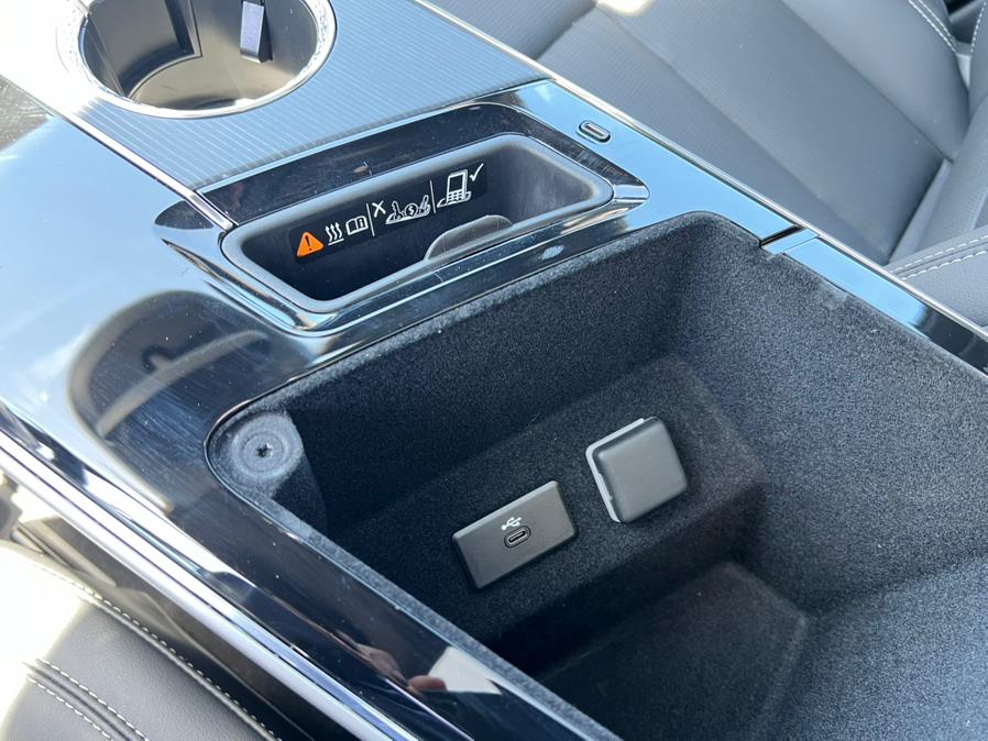 2024 Cadillac LYRIQ Luxury 600 E4 AWD photo