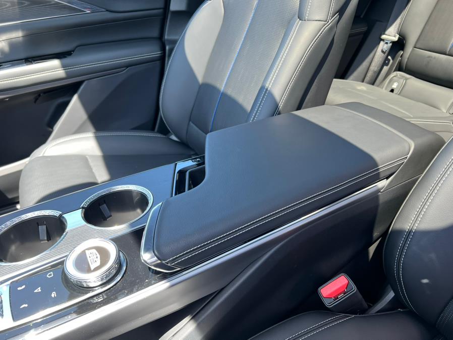 2024 Cadillac LYRIQ Luxury 600 E4 AWD photo