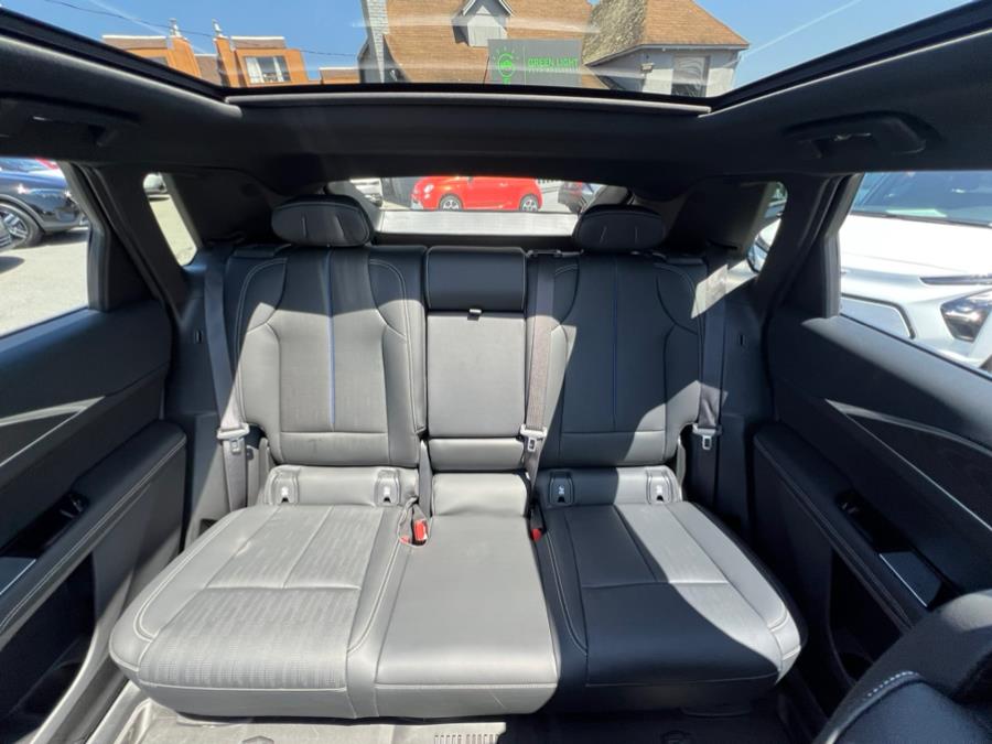 2024 Cadillac LYRIQ Luxury 600 E4 AWD photo