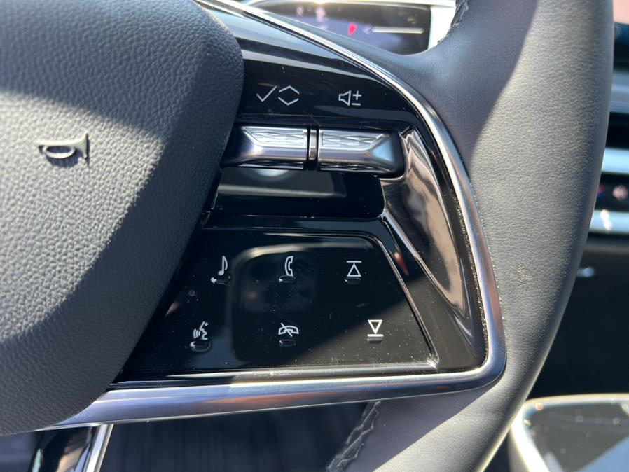 2024 Cadillac LYRIQ Luxury 600 E4 AWD photo