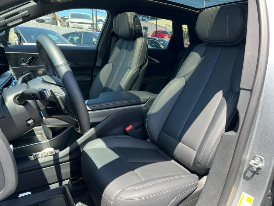 2024 Cadillac LYRIQ Luxury 600 E4 AWD photo