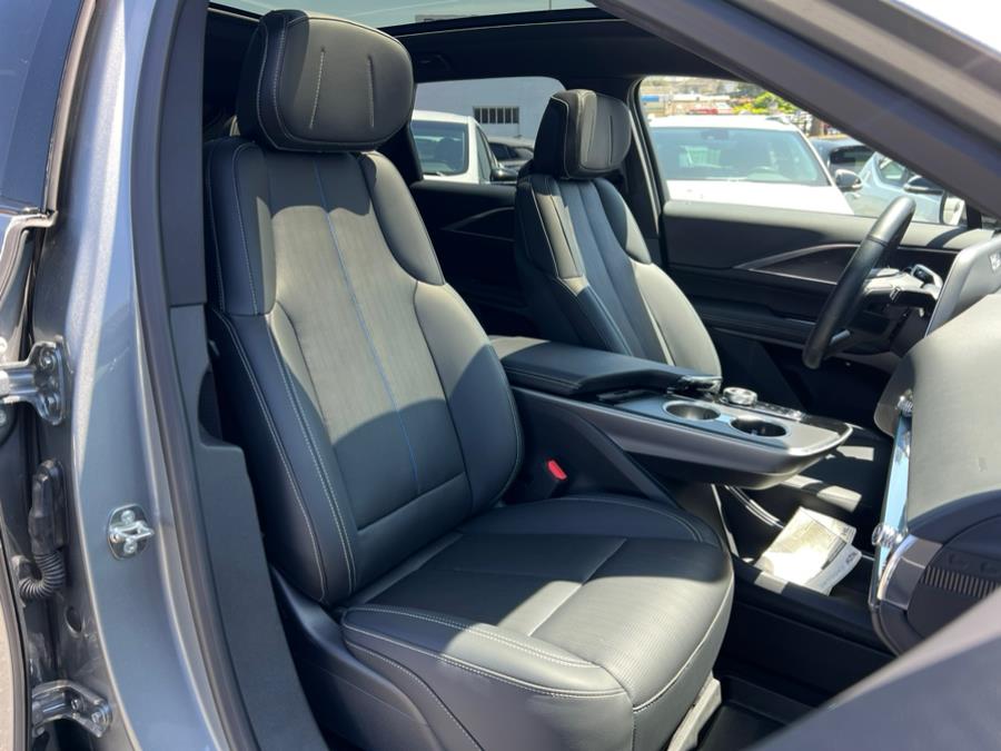 2024 Cadillac LYRIQ Luxury 600 E4 AWD photo