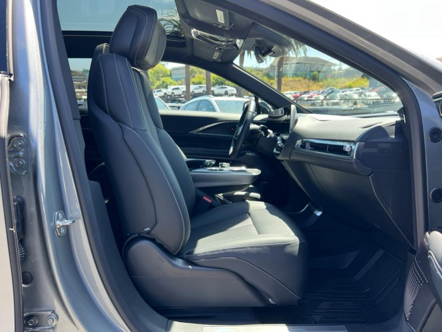 2024 Cadillac LYRIQ Luxury 600 E4 AWD photo
