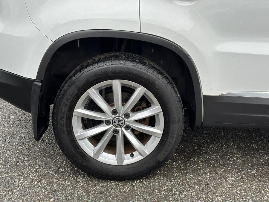 2017 Volkswagen Tiguan 2.0T Wolfsburg Edition 4MOTION photo