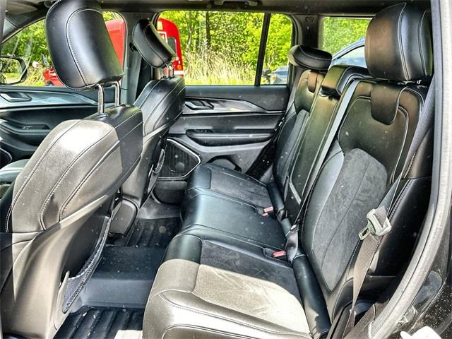 2022 Jeep Grand Cherokee Altitude photo