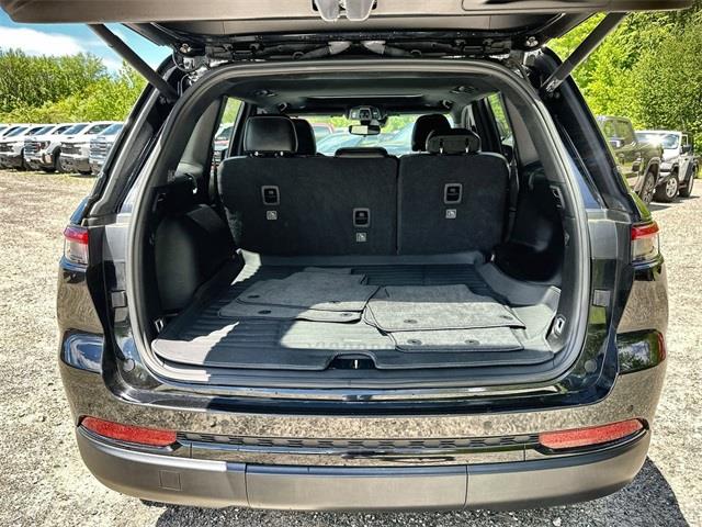 2022 Jeep Grand Cherokee Altitude photo