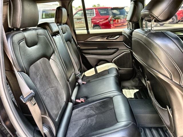 2022 Jeep Grand Cherokee Altitude photo