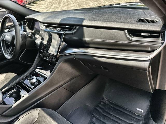 2022 Jeep Grand Cherokee Altitude photo
