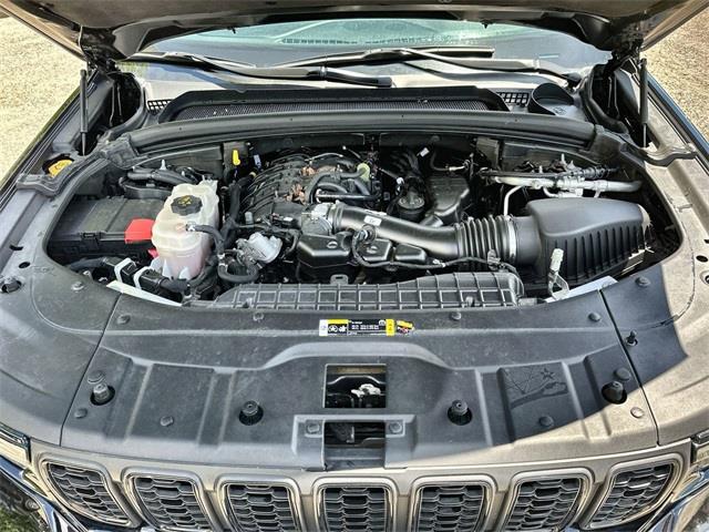 2022 Jeep Grand Cherokee Altitude photo