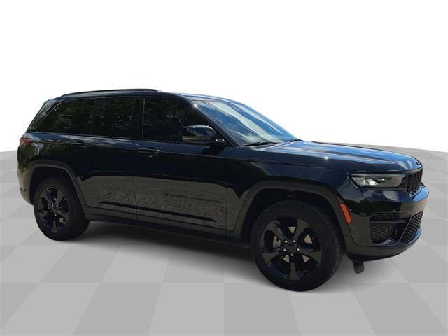 2022 Jeep Grand Cherokee Altitude photo