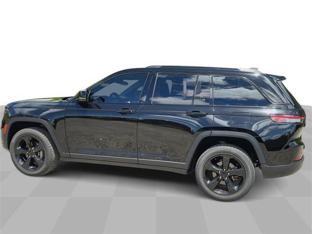 2022 Jeep Grand Cherokee Altitude photo
