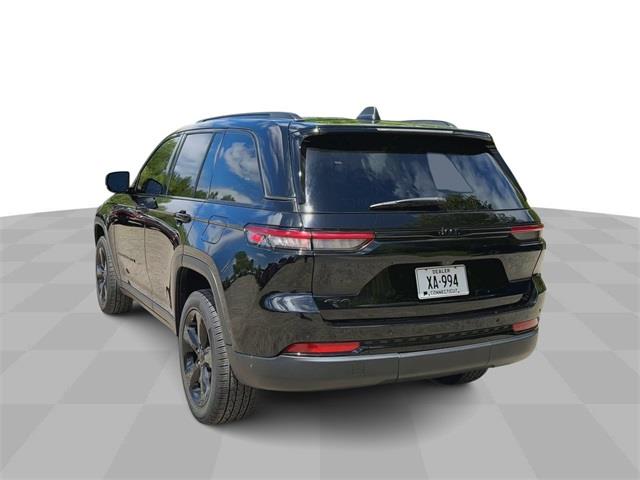 2022 Jeep Grand Cherokee Altitude photo