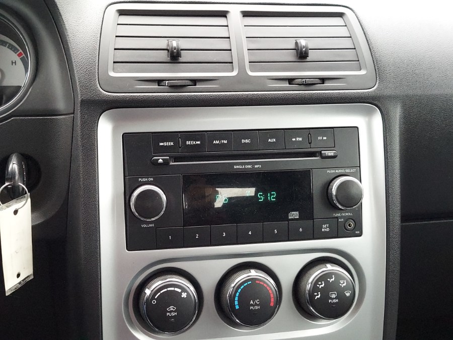 2010 Dodge Challenger SE photo