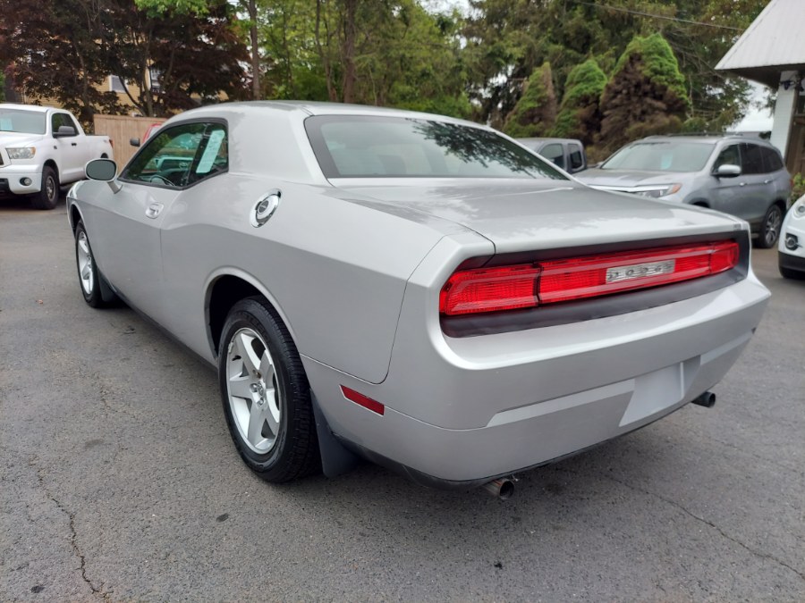 2010 Dodge Challenger SE photo