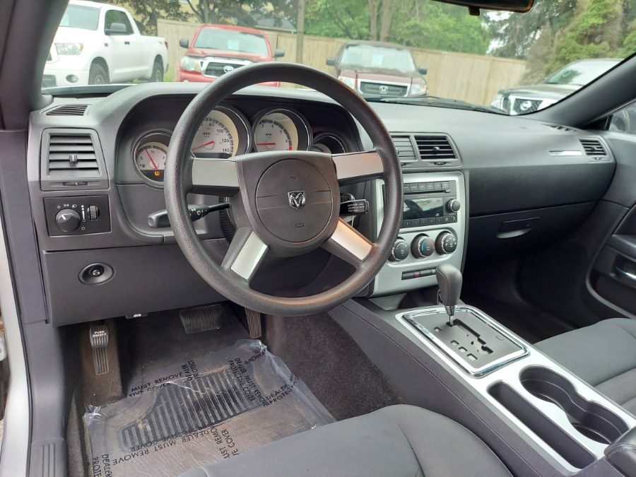 2010 Dodge Challenger SE photo