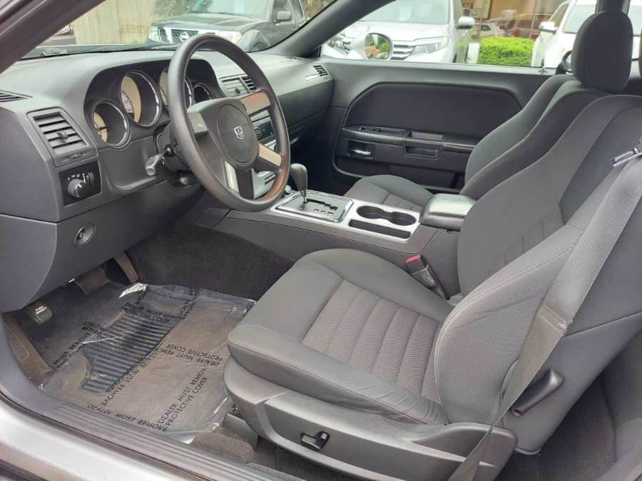 2010 Dodge Challenger SE photo