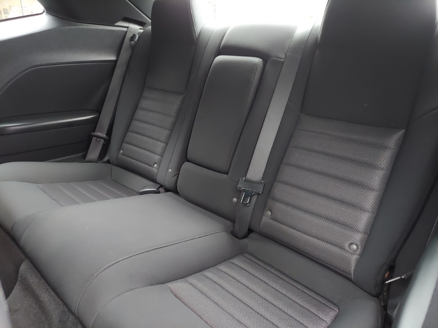 2010 Dodge Challenger SE photo