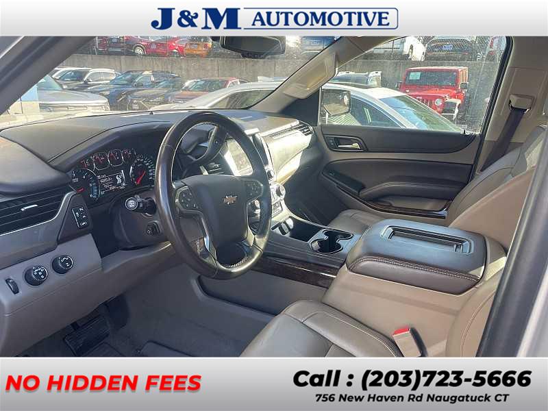 2019 Chevrolet Suburban LT photo