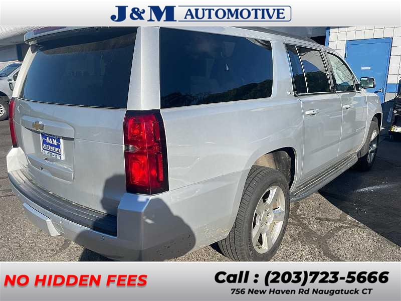 2019 Chevrolet Suburban LT photo