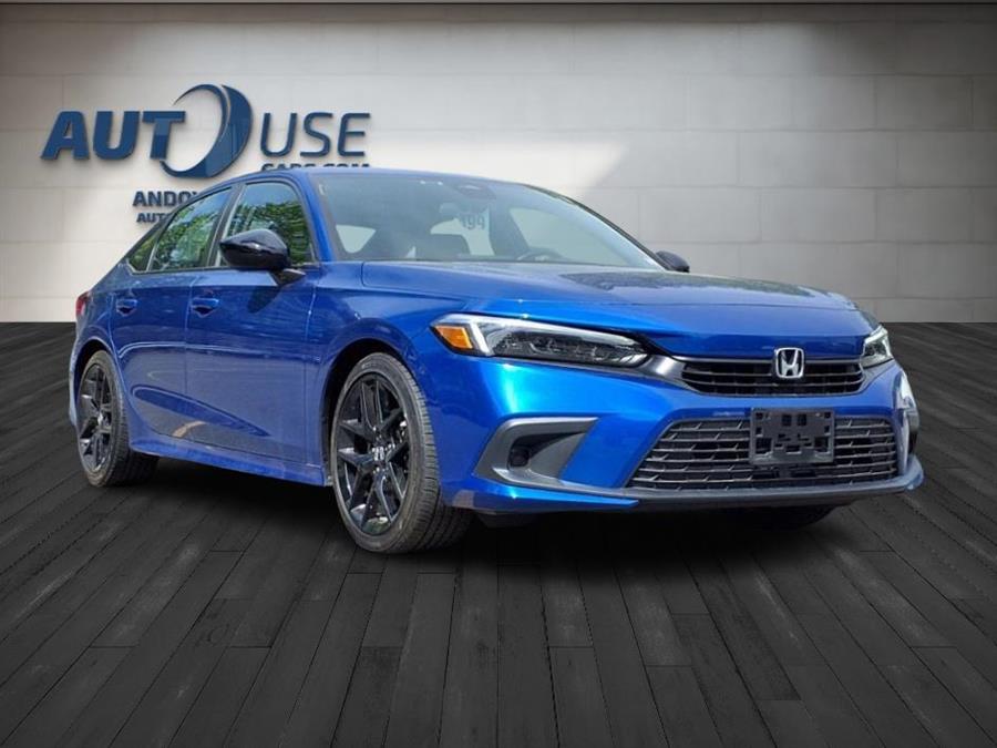 The 2022 Honda Civic SPORT photos
