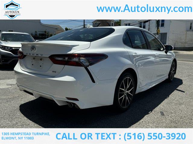 2021 Toyota Camry SE photo