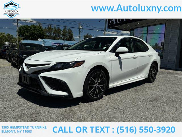 2021 Toyota Camry SE photo