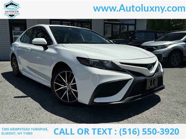 2021 Toyota Camry SE photo