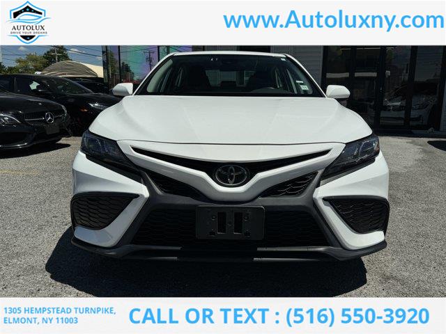 2021 Toyota Camry SE photo